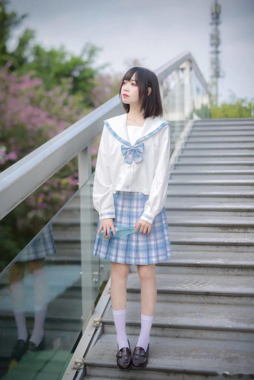 jk制服白絲短襪少女